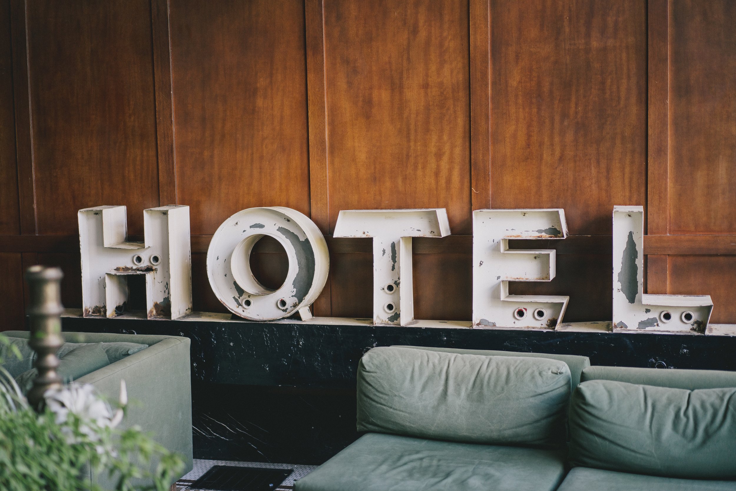 large white letters that spell hotel